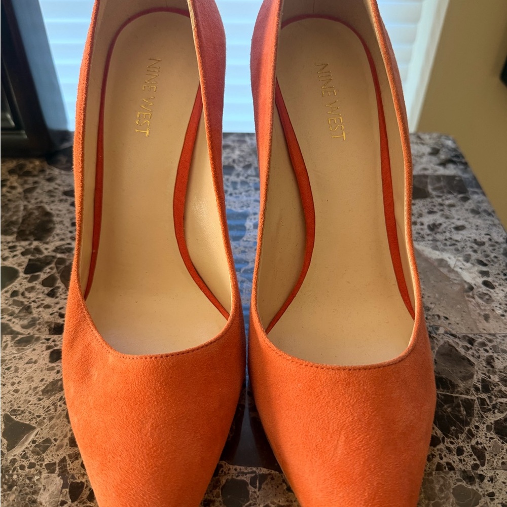 Nine West Women's Bold Soft Orange Heels with beautiful texture heel!